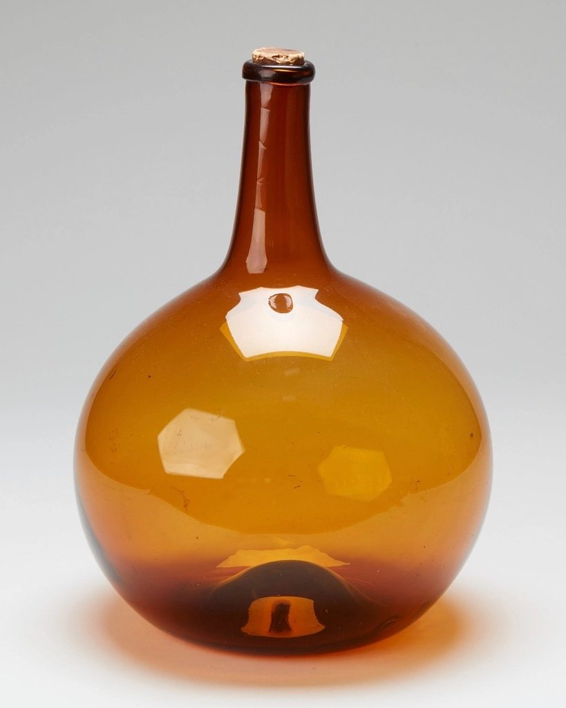 Mouth-blown glass from the Forme range